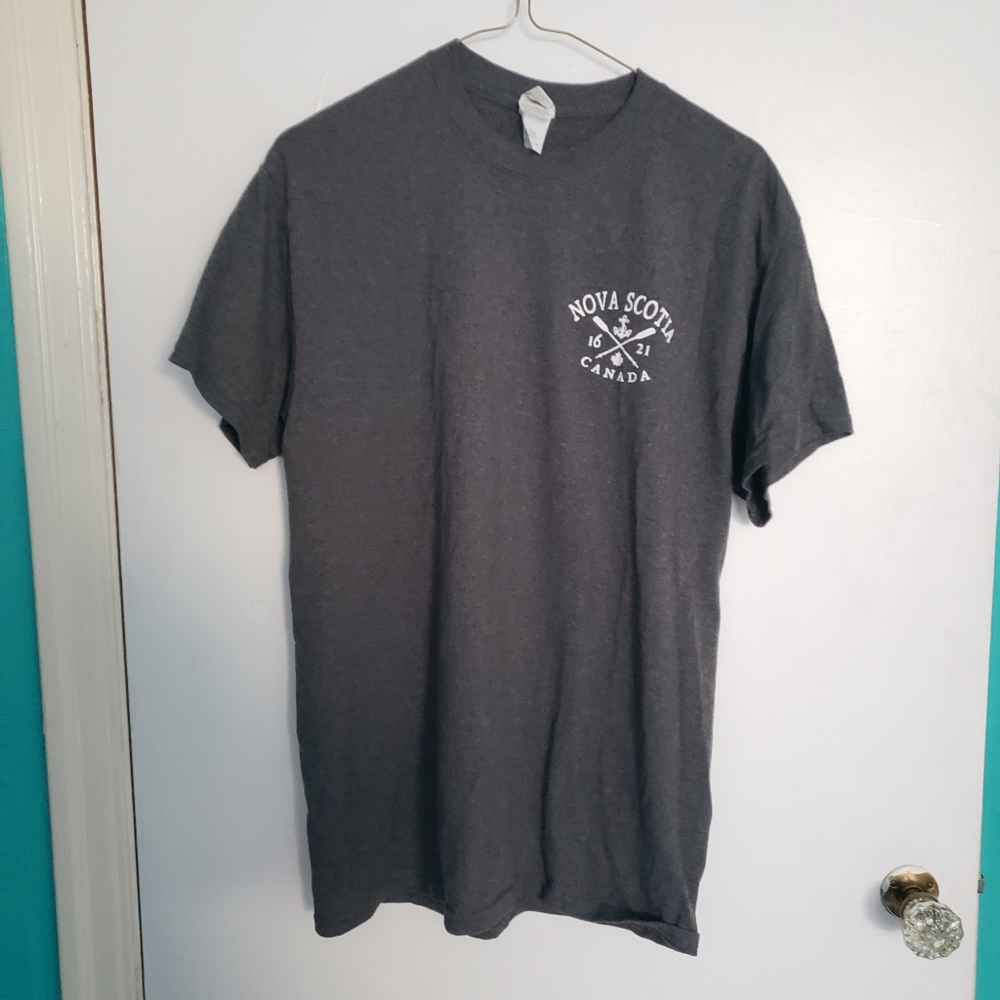🎁FREE🎁 Nova Scotia T-shirt - size M, gray